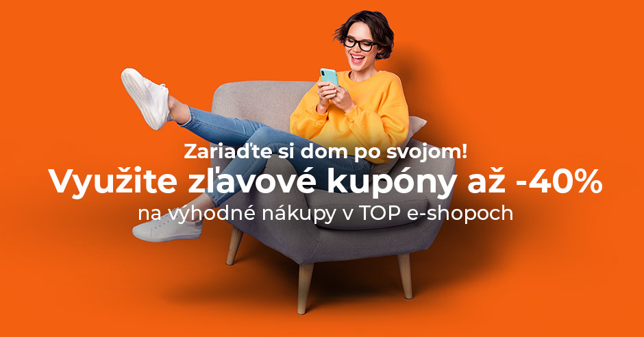 zena-v-kresle-s-mobilom