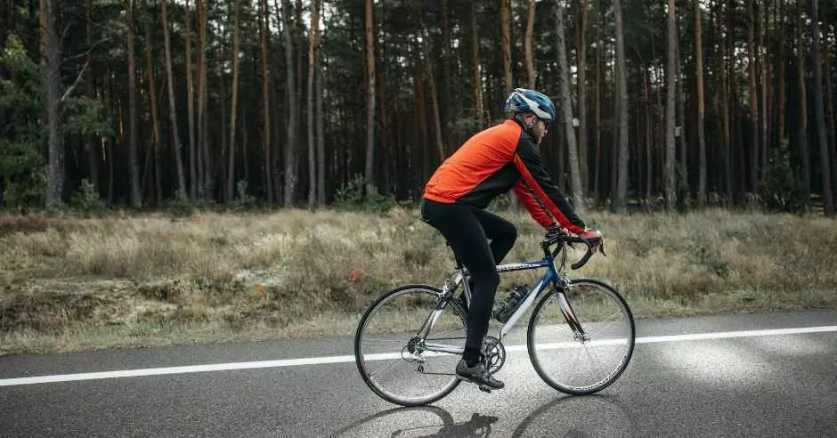 Najlepšie cyklistické oblečenie od hlavy po päty: Vyber si podľa tvojh…
