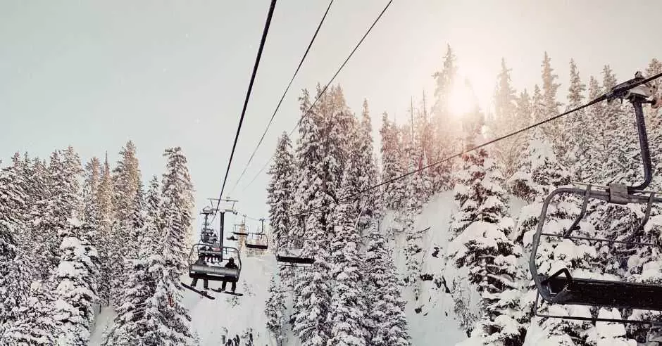 Zimná dovolenka na lyžiach: Ako na nej ušetriť?