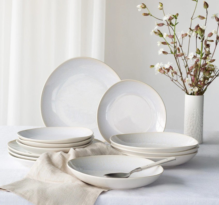 set keramických tanierov z e-shopu Sola Switzerland