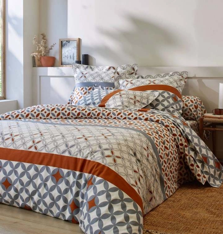 posteľná bielizeň s geometrickým vzorom