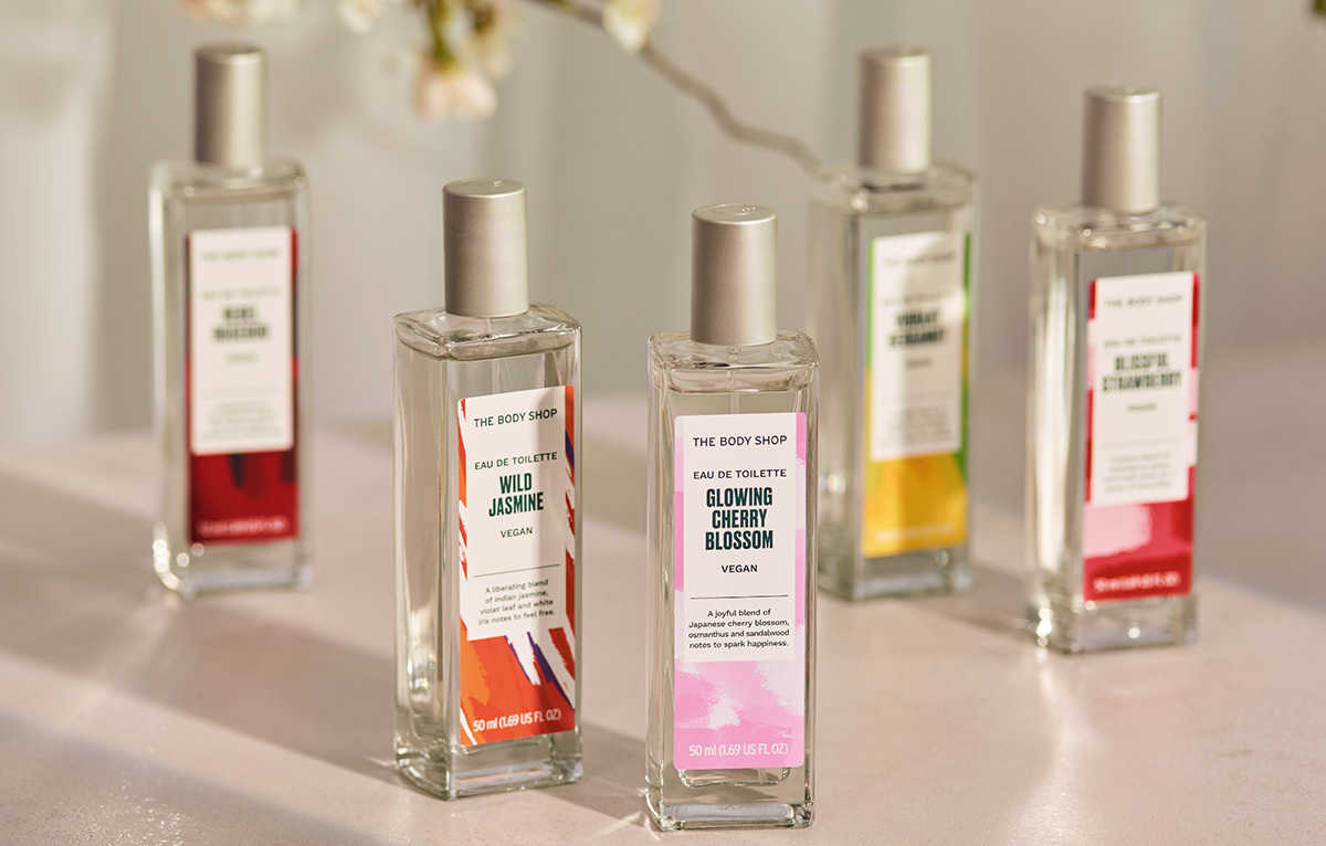 the body shop - pat parfemov na stole pri sebe