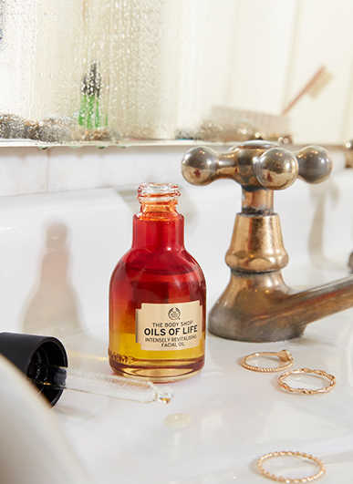 the body shop - flasticka od sera na umyvadle pri kohutiku