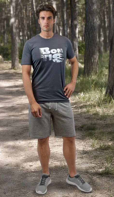 muž v oblečení z e-shopu Dobrý textil