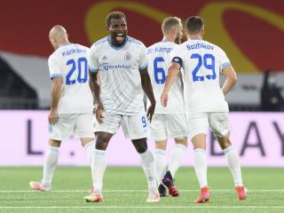 tipsport - styria futbalisti na travniku