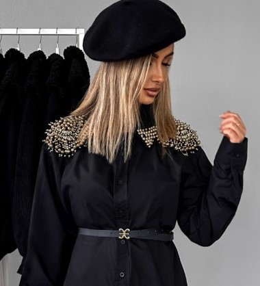 žena v košeli z e-shopu Erika Fashion