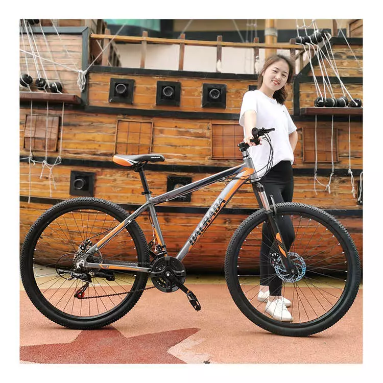 alibaba - zena s bicyklom