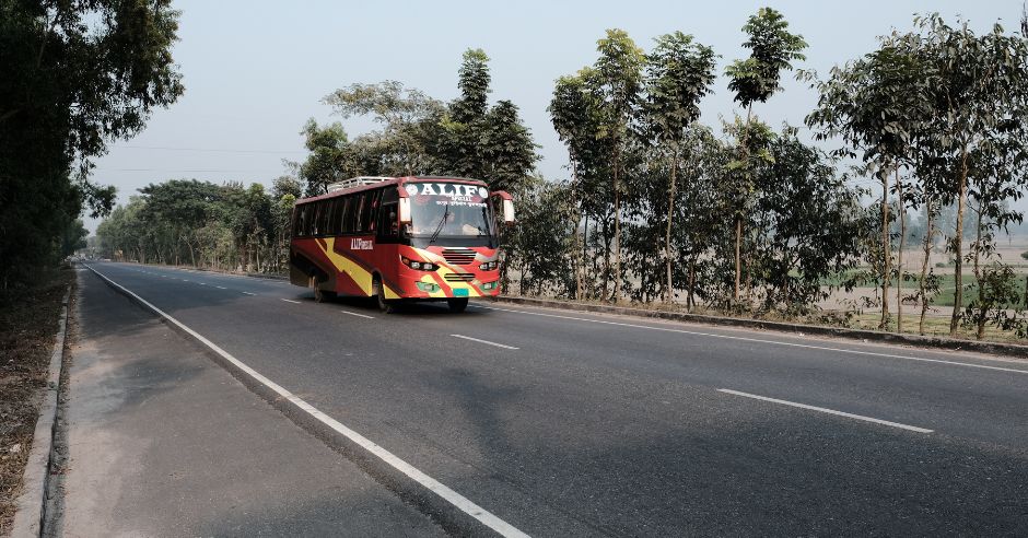 Cesta, autobus.