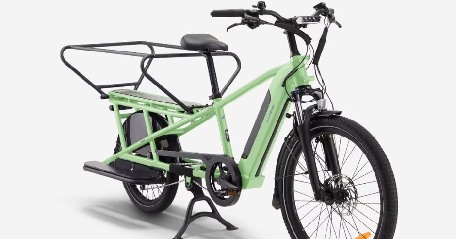 zelen&yacute; n&aacute;kladn&yacute; elektrobicykel Longtail E-three 500 od značky Btwin v obchode Decathlon