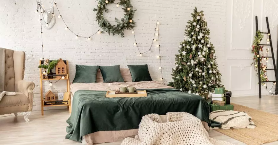 postel-vianocny-stromcek-svetelna-retaz